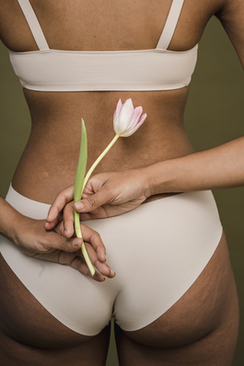 祝朋友新婚快乐的祝福语简短 祝福新人结婚祝福语大全简短