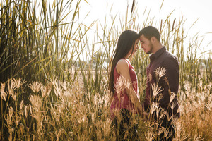 伴娘化妆是自己花吗 那么伴娘自己化妆的吗？