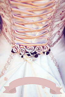 订婚宴穿正装吗 订婚宴我应该穿什么合适