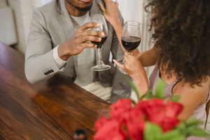 证婚人要给红包答谢么 证婚人是长辈需要给红包吗