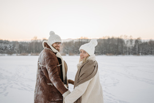 两个同姓杨结婚对联怎么写 求结婚对联男姓文,女姓杨怎样写一副对联