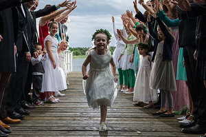 怎么给女友一个浪漫的求婚 怎么样给女友一个浪漫的求婚惊喜?