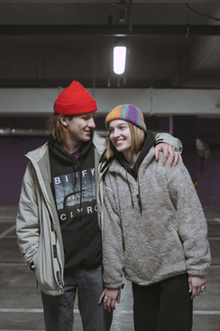 冬天结婚伴娘穿什么礼服