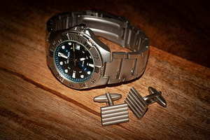 拍结婚证件照穿黑色衣服好看吗 结婚证照片最好穿什么颜色的衣服