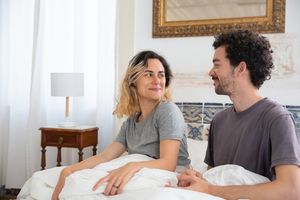 现在结婚新郎穿什么样的衣服合适 冬天结婚新郎穿什么衣服合适