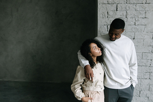 结婚可以穿什么颜色的衣服 结婚穿什么颜色的衣服好