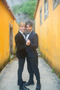 参加婚礼可以穿靴子吗 参加婚礼可以穿黑色马丁靴吗？