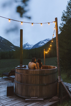 女士参加婚礼穿什么 女士参加婚礼穿什么衣服