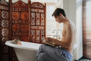 送刚结婚新人礼物 给结婚的新人送什么礼物好