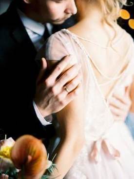 婚庆纱布拱门制作 婚庆拱门怎么做(用丝绸）、、在线等、、