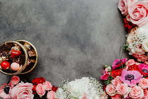 新娘出嫁红箱子应该谁提