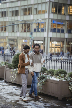 出门穿婚纱还是秀禾 结婚当天穿秀禾服还是婚纱？
