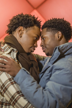 婚纱下面配什么鞋子 穿婚纱配什么鞋子