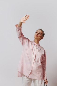 长辈参加晚辈婚礼唱什么歌好 适合婚礼上长辈祝福晚辈唱的歌曲?