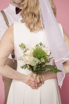 婚礼上放错音乐的视频 结婚典礼音响师放错音乐，你们应该如何处理