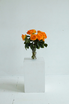 书桌如何布置漂亮 自己房间里小书桌怎么摆比较好看？