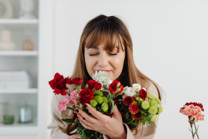 南京介绍人收份子钱么 在南京同事之间结婚随礼什么价位？