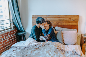 结婚黄金手镯买几个 结婚，给老婆金手镯一定要买一对吗？