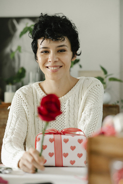 主婚人可以是女方找的吗 证婚人是男方家还是女方家人