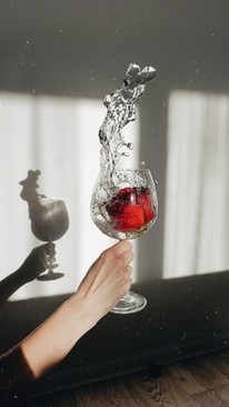 戴皇冠的新娘编发教程 戴皇冠的简单又漂亮的发型教程