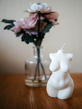 朋友结婚自己应该穿什么衣服