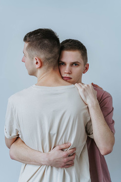 婚礼给红包一般怎么给 婚礼红包怎么给新人，要说什么？