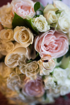 订婚包袱里面装什么 新娘结婚时裹包里都放些什么呢？