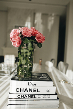 典礼后穿什么颜色衣服 结婚仪式完了便装穿什么颜色