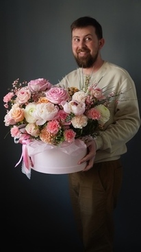 订婚请柬怎么写范文 定婚请柬怎么写???