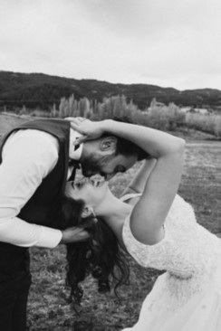 主婚人包好多红包 婚礼上要给主婚人和证婚人包红包吗