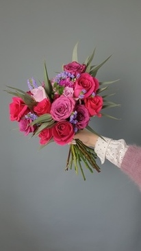 结婚请人多好嘛