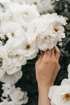 结婚喜庆的歌曲 什么喜庆歌，适合结婚当天放？