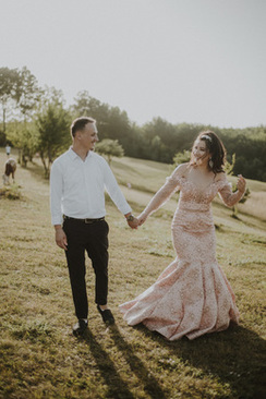 结婚新郎新娘吃饭坐哪里 新婚请同事吃饭,新娘新郎应该坐那桌