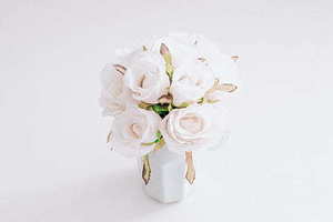 女方摆酒席男方父母要去吗 女方办婚礼,男方父母和亲属要出席么?