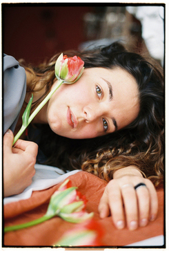 女同事结婚送什么礼物比较好 女同事结婚送什么礼物