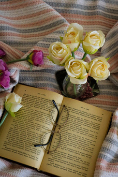 新娘敬酒的时候伴娘要跟着吗