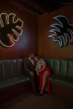 新娘现在结婚穿啥衣服 结婚时男女双方都应该穿什么衣服?