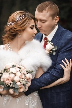 结婚新郎忌穿什么颜色 结婚新郎忌穿什么颜色