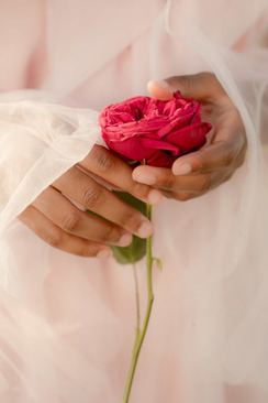 女儿结婚父母邀请短信 父母为女儿结婚请帖邀请函短信怎么写