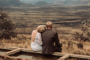 男生结婚穿什么颜色西服好看 男士结婚穿的西服什么颜色好看？