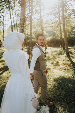 婚礼的时候说点什么 婚礼时向各位亲朋好友该说些什么呢？