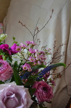 新郎穿什么颜色的礼服