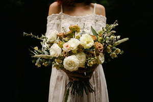 一字肩礼服配什么编发 一字肩礼服配什么发型