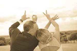 秀禾服直筒的还是百褶的好 秀禾服百褶好还是无褶好？