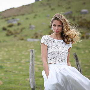 婚礼邀请函电子版标题怎么写 婚礼请柬标题怎么写电子版